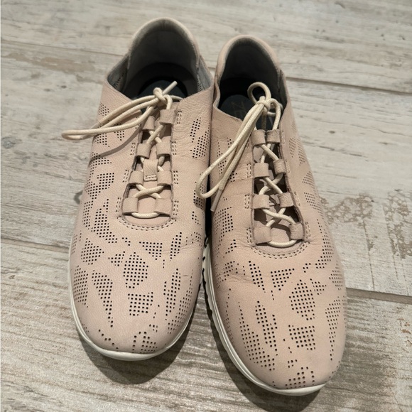 Womens Cole Haan ZeroGrand Lightweight Perforated Trainer Athletic Shoes - Picture 2 of 5